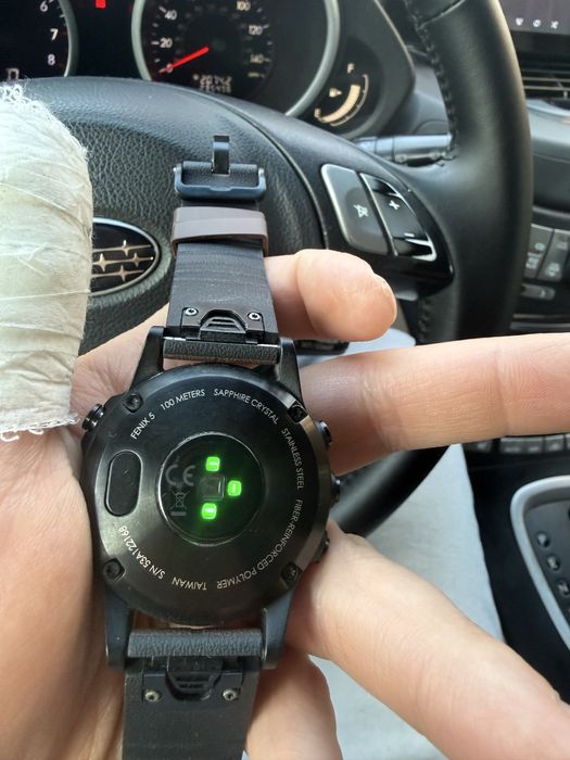 Продам часы garmin 5