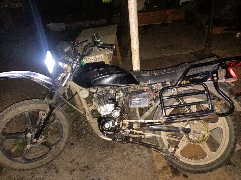 Продам мотоцикл 200 куб