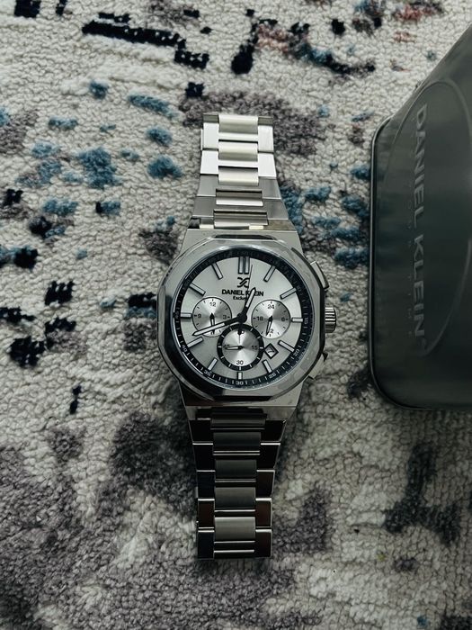 Продам часы Daniel Klein