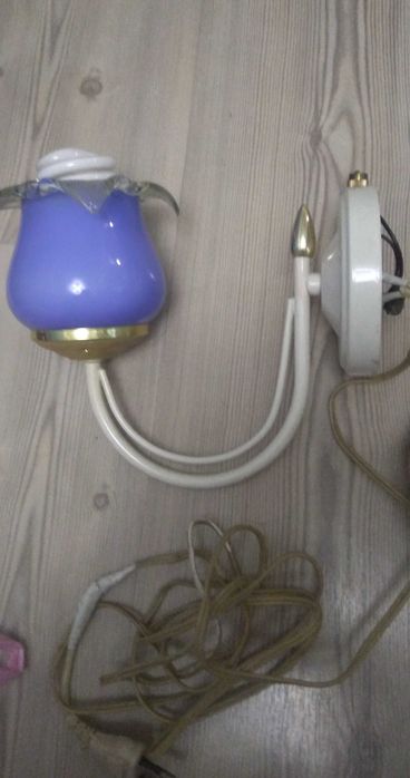 Люстры б/у и 2 плафона