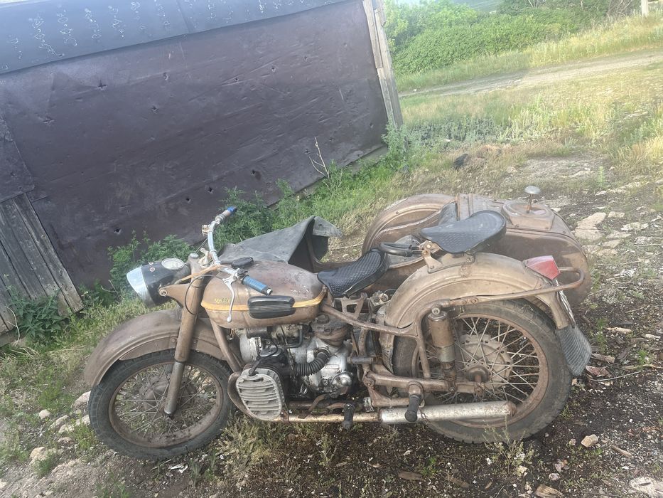 Продам Урал шестивольтовый, на полном ходу