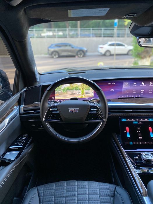 Cadillac Escalade 600