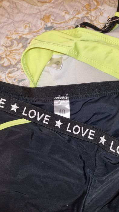 Продам купальники для девочек