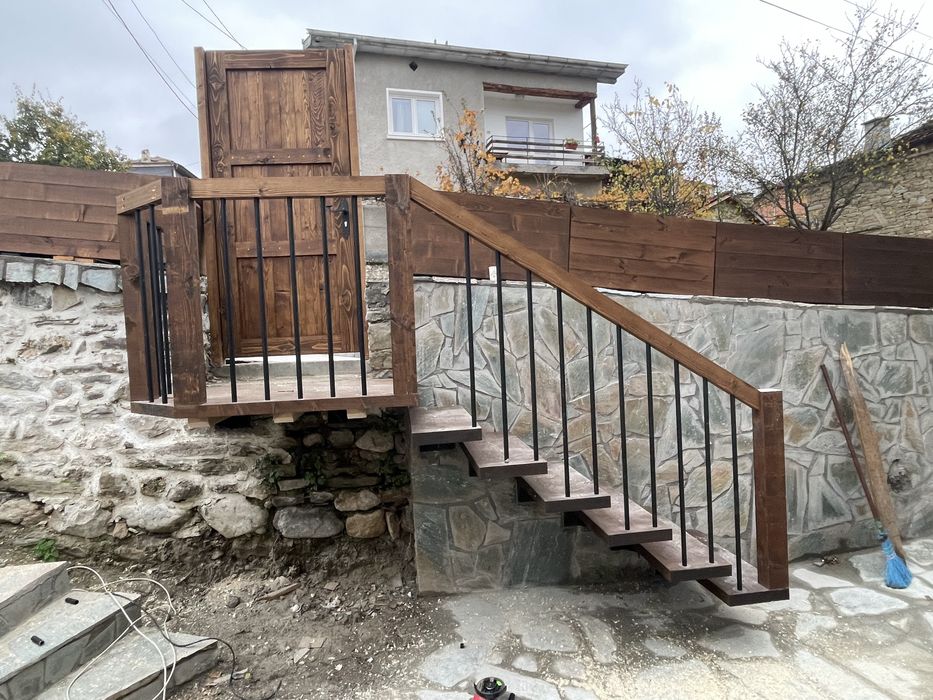 Дървени парапети