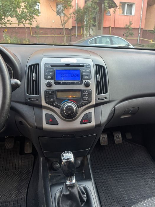 HYUNDAI i30 2011 — imagine 5