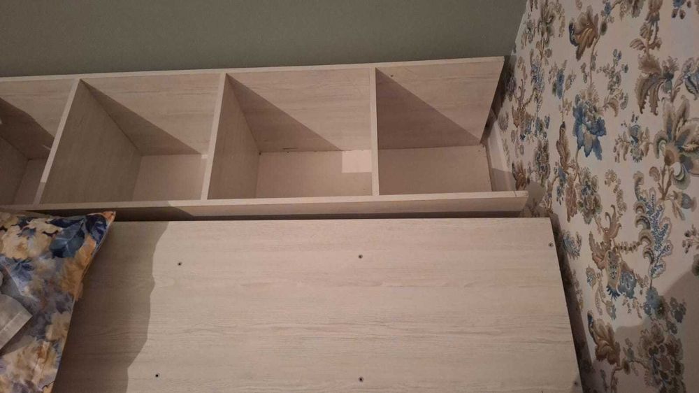 Продается шкаф настенный