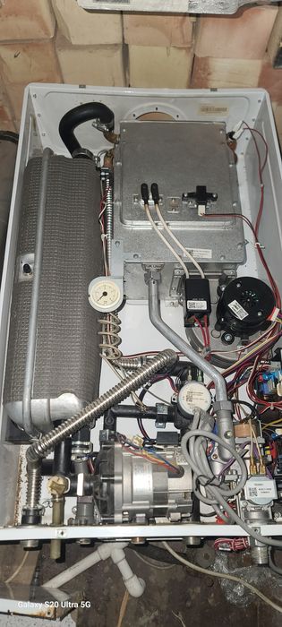 Котел и Газовый калонок запчасть все есть