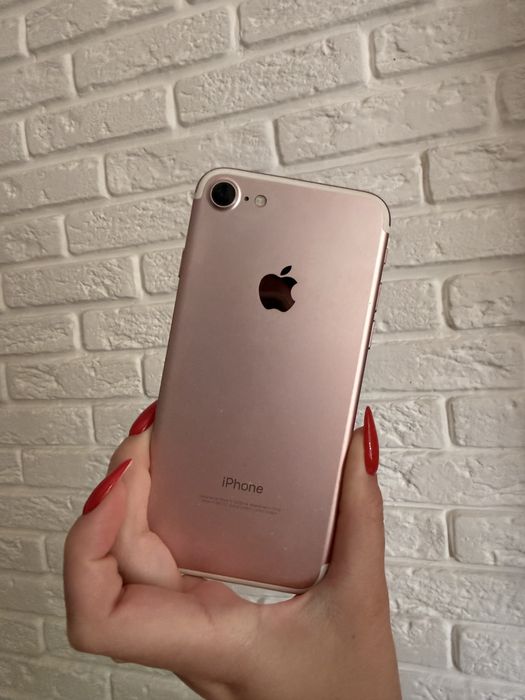 Продаю Iphone 7