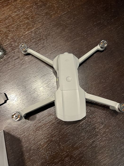 Дрон DJI Mavic Air 2 Fly More Combo