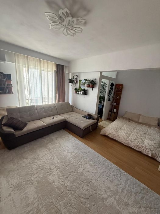 Apartament cu o cameră + boxă beci + garaj