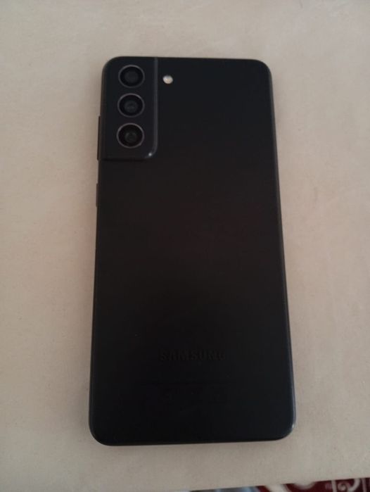 Samsung Galaxy S21 FE 256GB (120 Гц), чёрный

Смартфон в отличн