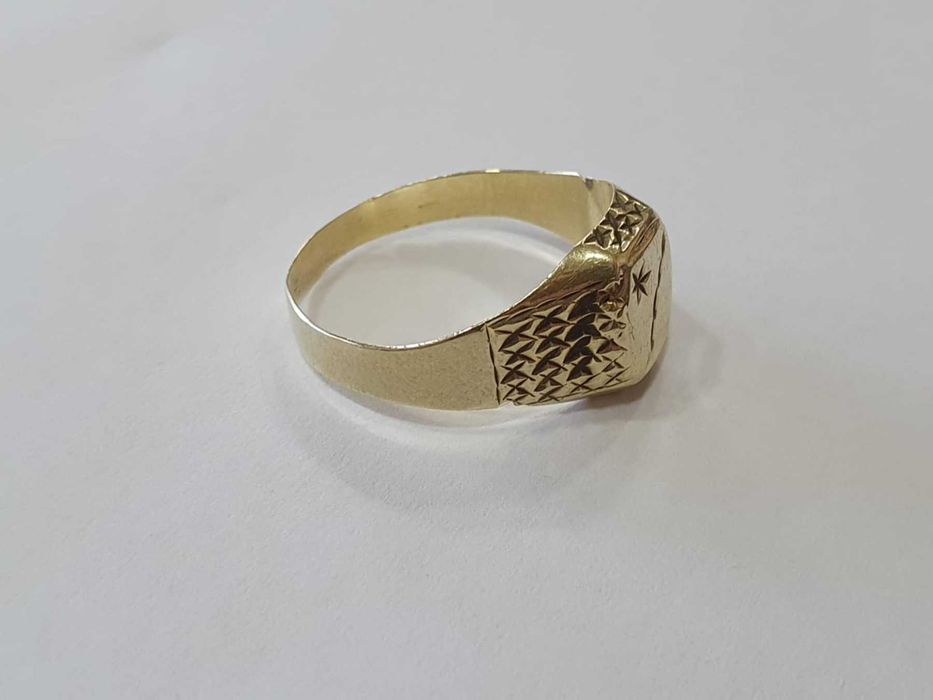 Дамски златен пръстен 14К 585 / 2,03 гр.