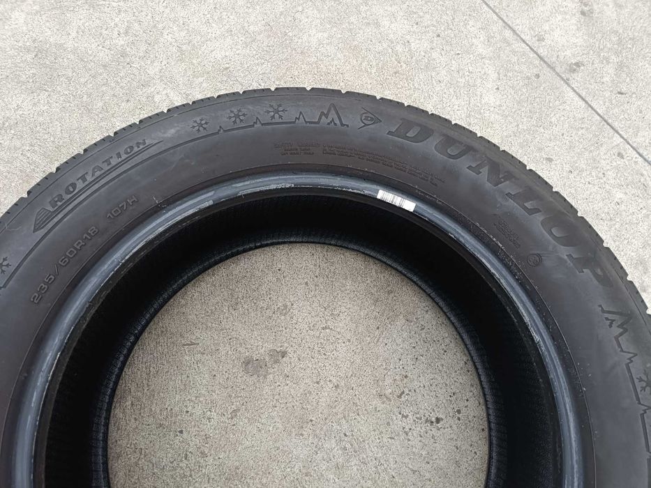 Doua anvelope iarna 235 60 18 dunlop winter sport 5 profil de 7,5 mm