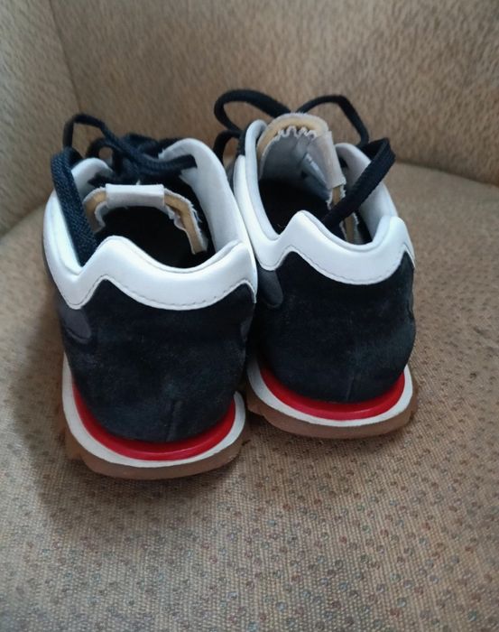 Adidași New Balance rc30