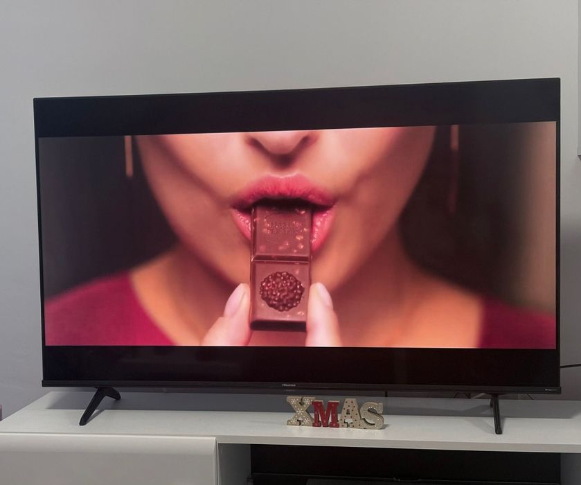 Vând televizor Hisense Qled 127cm