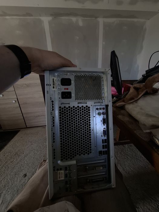 Vand PC Futjitu windows 7 pro