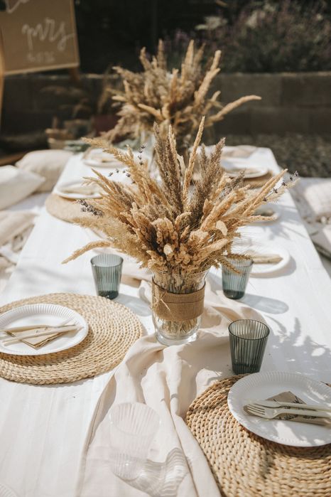 Decorații de nuntă boho/ rustic, servicii personalizate și flori