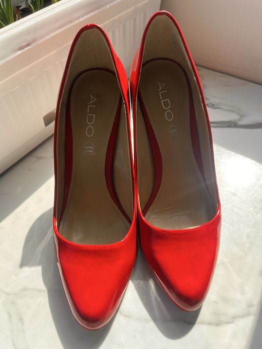 Обувки на ток Aldo в червен лак