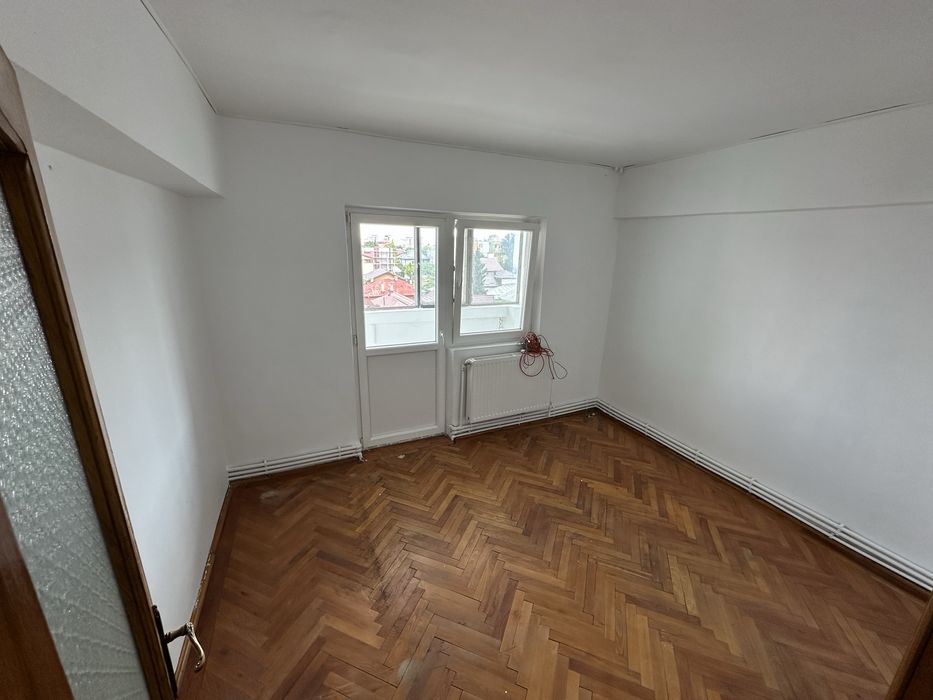 Apartament de inchiriat, zona Unirii, colt cu Patriei.