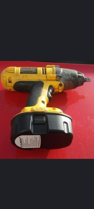 Гайковерт DeWALT DW059