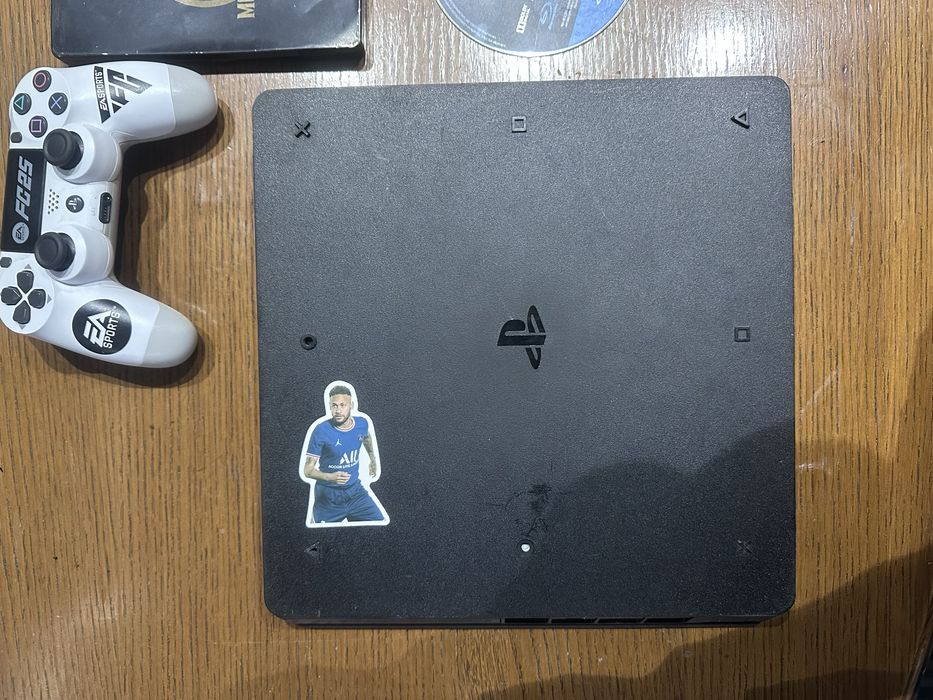 Playstation 4 slim