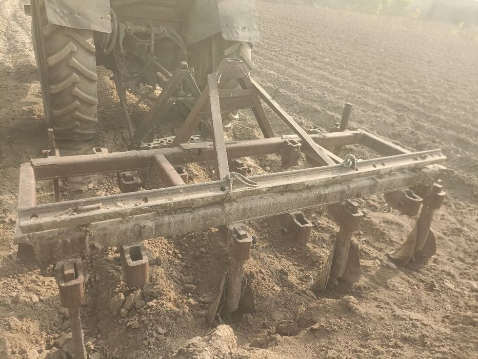 Traktor sotiladi holati yaxshi