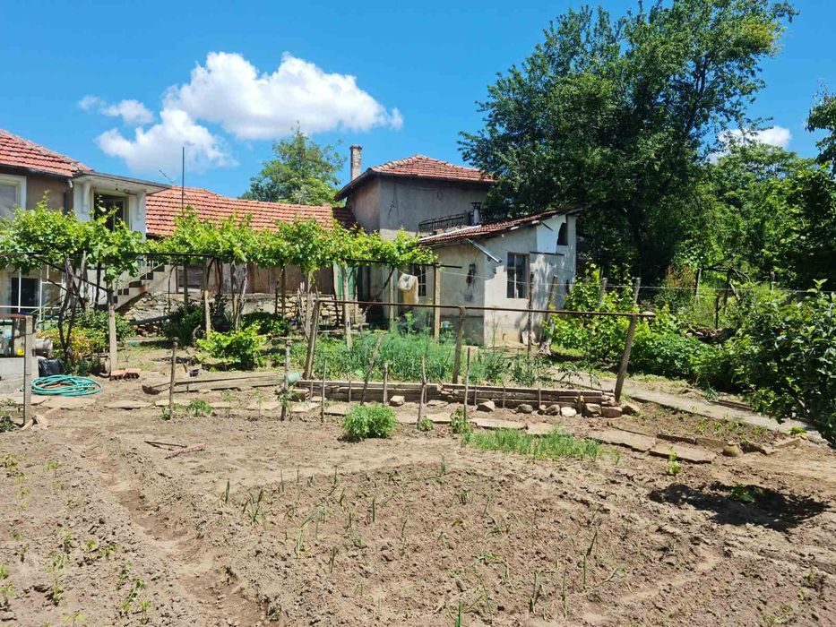 Продава се Къща в с. Слатина, Област Ловеч - 120 кв.м за 298 €/кв.м - Снимка #2