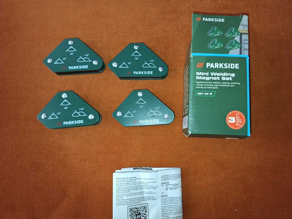 Set de 4 magneți de sudură mini Parkside, folosiți pentru fixarea precisă a pieselor metalice la unghiuri de 45°, 90° sau 135°
