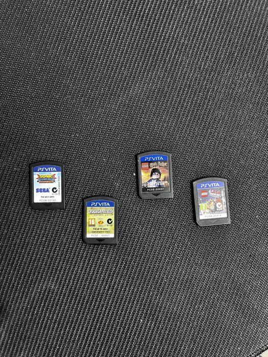 Продаю картриджы для PsVita