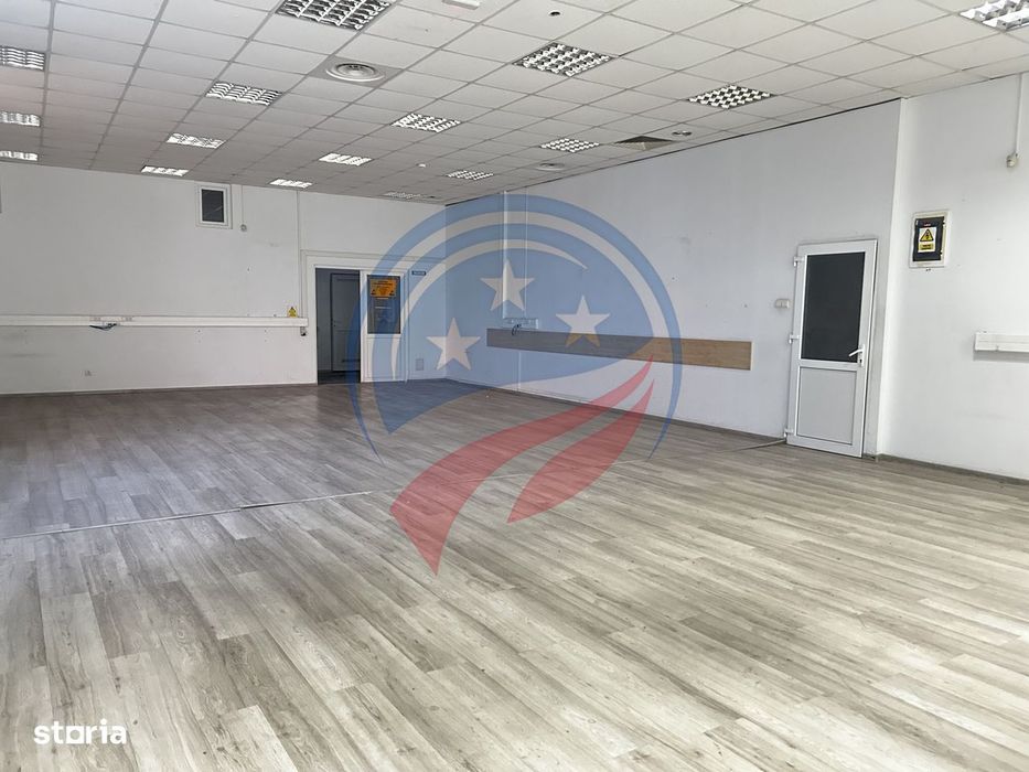 Clădire comercială P+2E, 900 mp