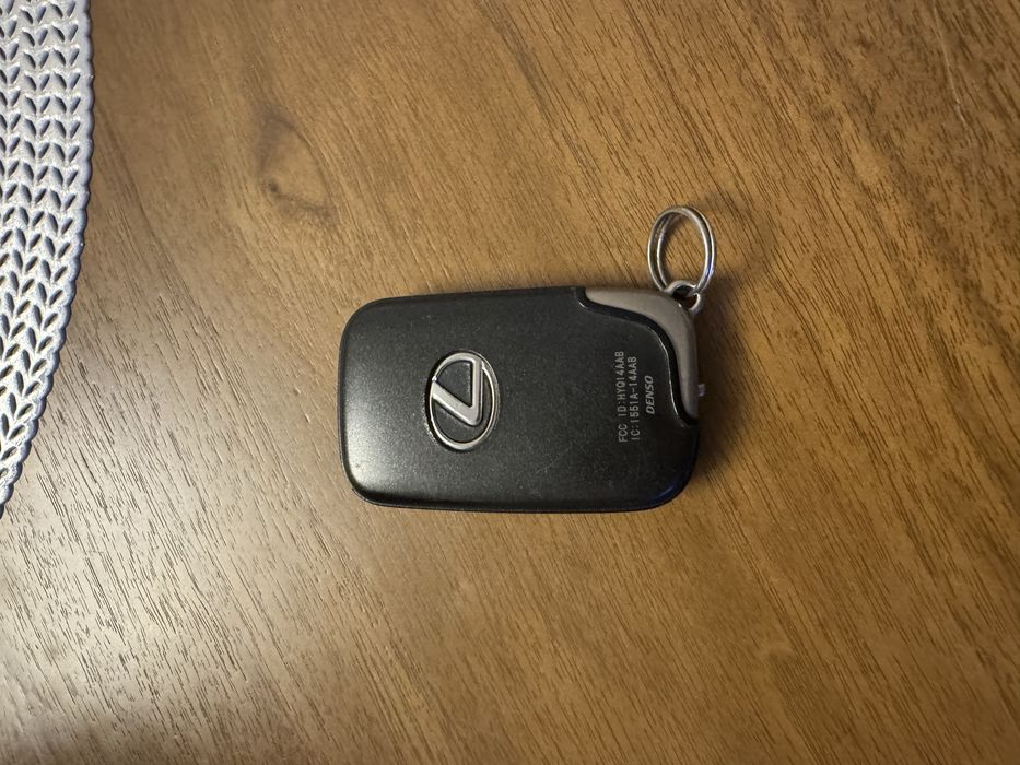 Продам ключи Toyota camry оригинал