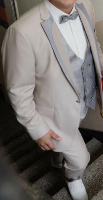 Елегантен костюм