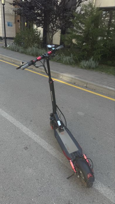 Срочно продам б/у самокат kugoo m4 Pro.