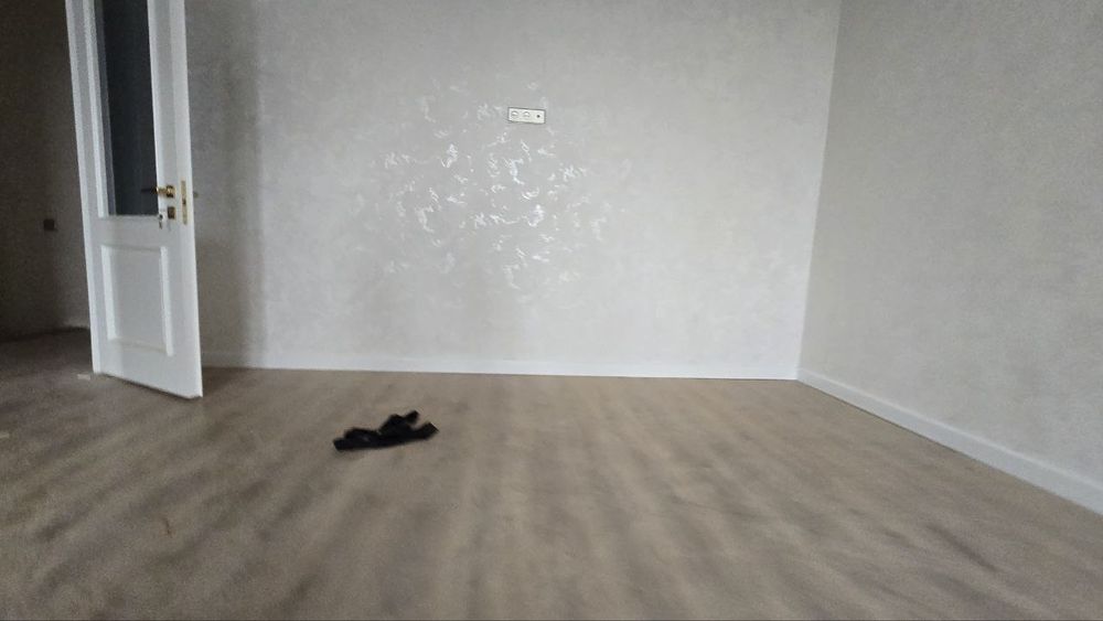 150000у.е Охунбобоев Узумзор 2 сотик 6 хона 3 санузел евро Дом