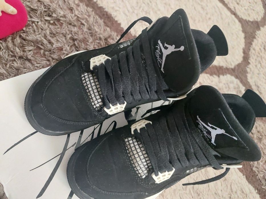 Nike jordan 4 retro