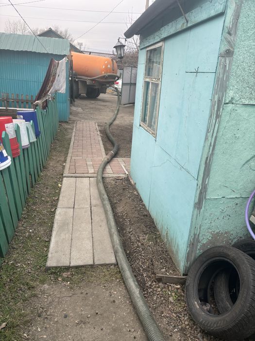 Откачка септиков, ассенизатор зил 7 кубов, газ 4 куба, 50 метров шланг