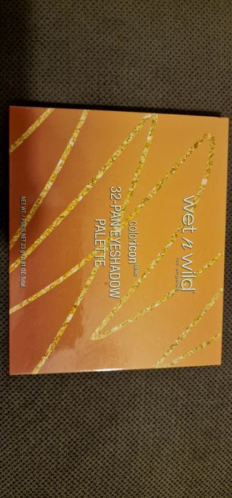 Trusa machiaj 32 culori Wet n Wild