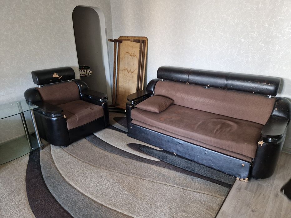 Диван и два кресла