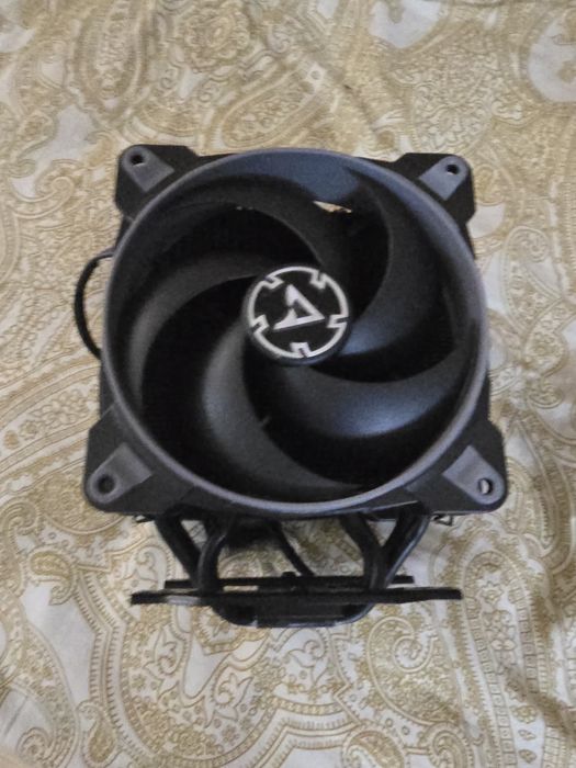 ARCTIC Freezer 34 eSports DUO tower CPU cooler.