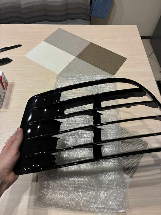 Странични решетки KITT, Съвместими с VW Golf VI R Golf 2008-2012 R20