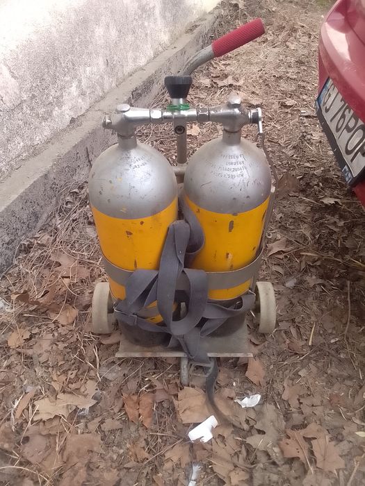 Vând butelie oxigen și regulator oxigen