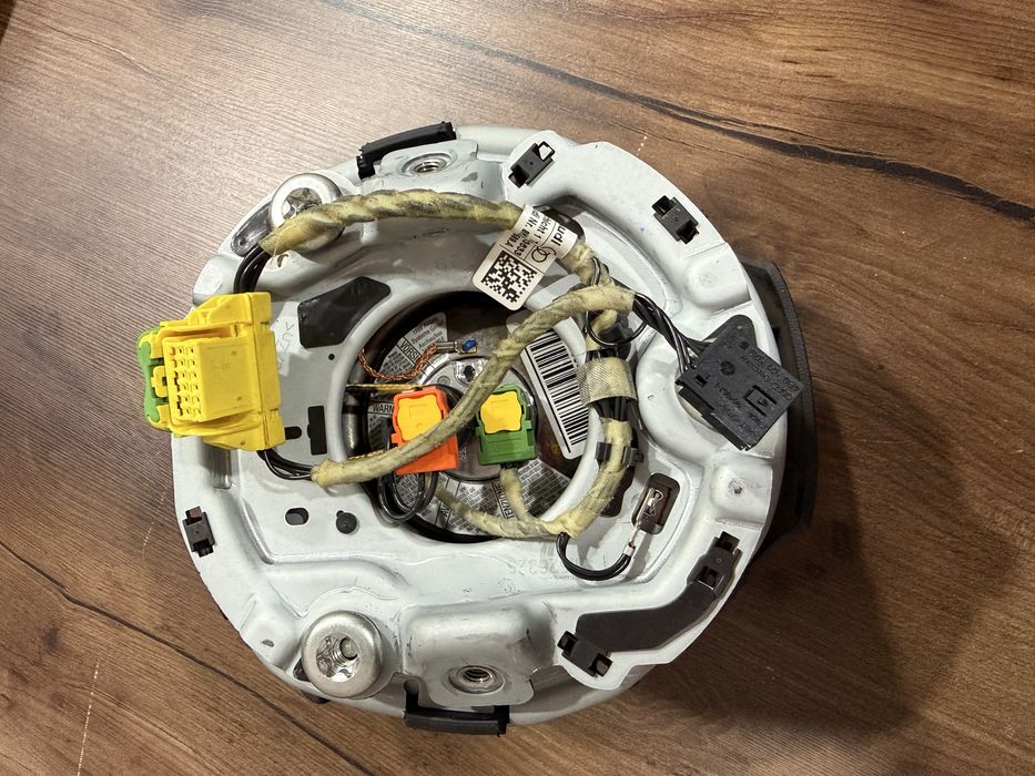 Продам руль Audi a4b8