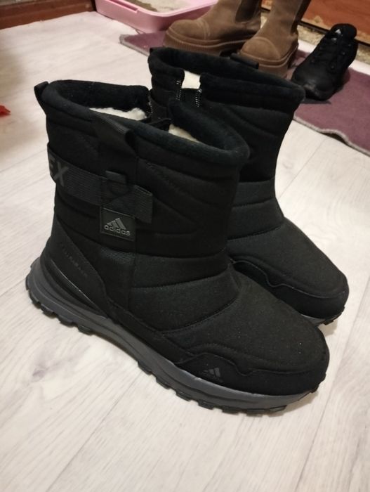 Продам ботинки. Новые 44р