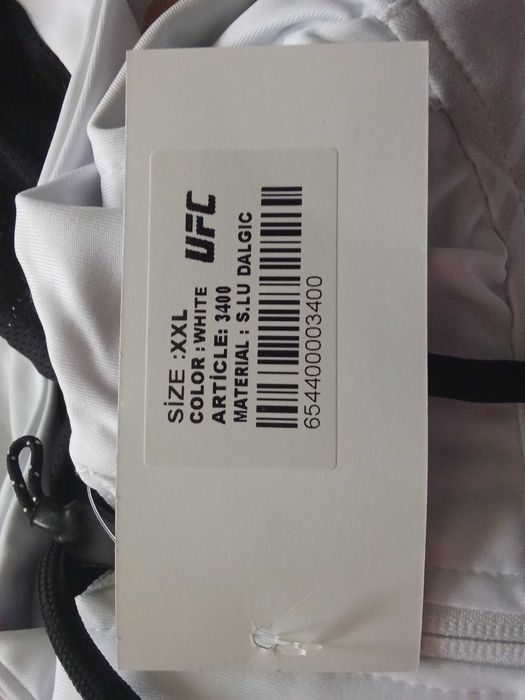 Нов комплект анцунг UFC Venum