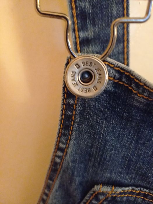 Продам джинсовый комбинезон