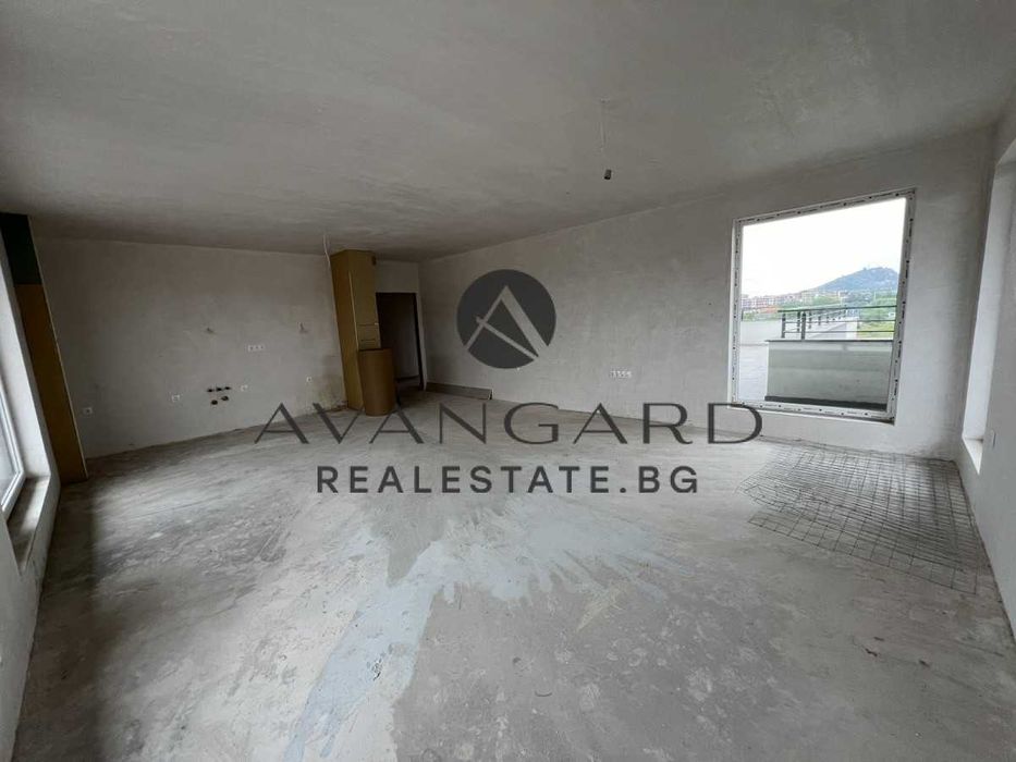 Продава се Тристаен апартамент в Пловдив, Остромила - 205 кв.м за 509 €/кв.м - Снимка #1