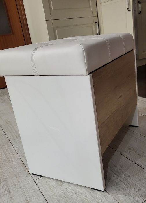 Табуретка-ракла с тапициран капак