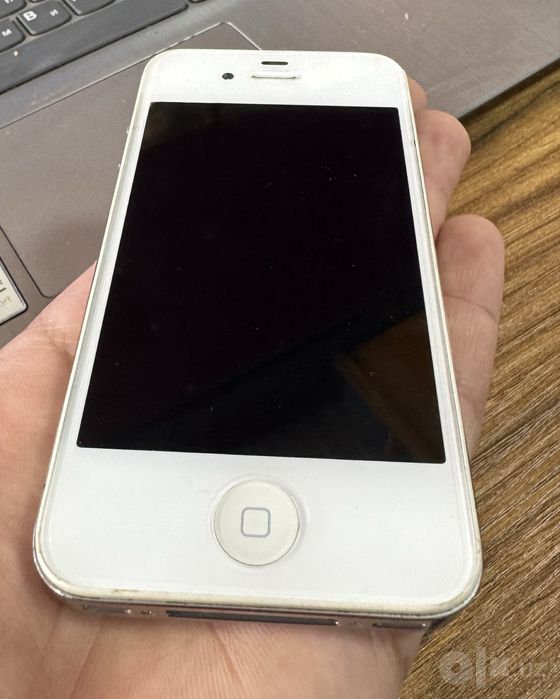Iphone 4s сотилади