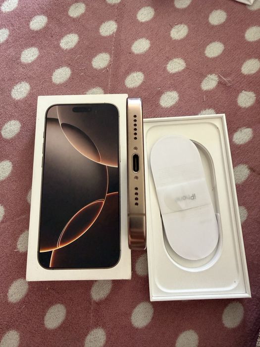 Iphone 16 pro max 256 gb Desert Titanum battery 93% Ползван е 8 мсеца в много добро състояние !