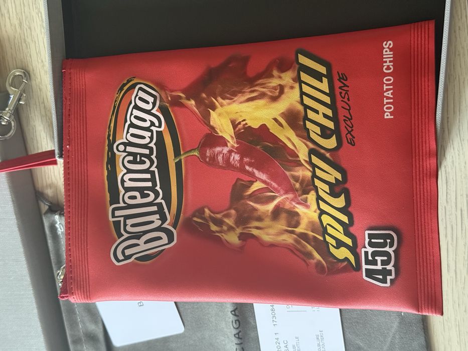 Balenciaga Potato Chips Bag чанта, несисер